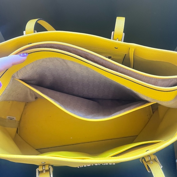 Michael Kors Jet Set Saffiano Tote Yellow - Picture 9 of 9